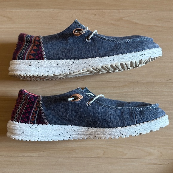 HEY DUDE WOMENS WENDY FUNK BAJA DENIM LOOK SLIP ON WALKING SHOE CASUSL SZ 8 - Picture 7 of 12